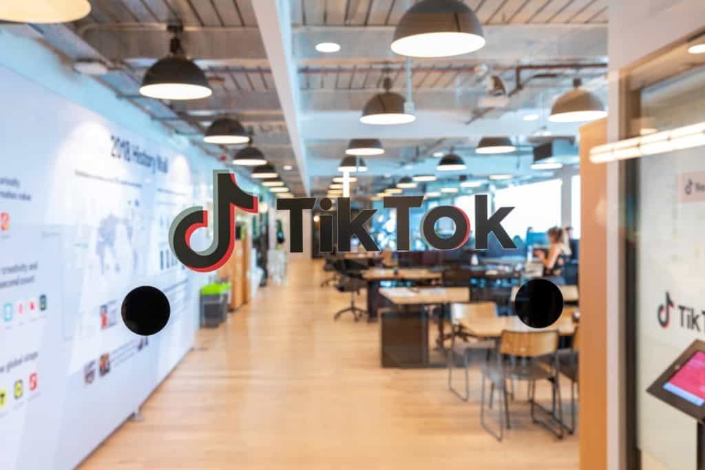 tik tok ¿Crees que Tik Tok desplazó a Instagram entre las Redes? Tik Tok en las Redes Sociales